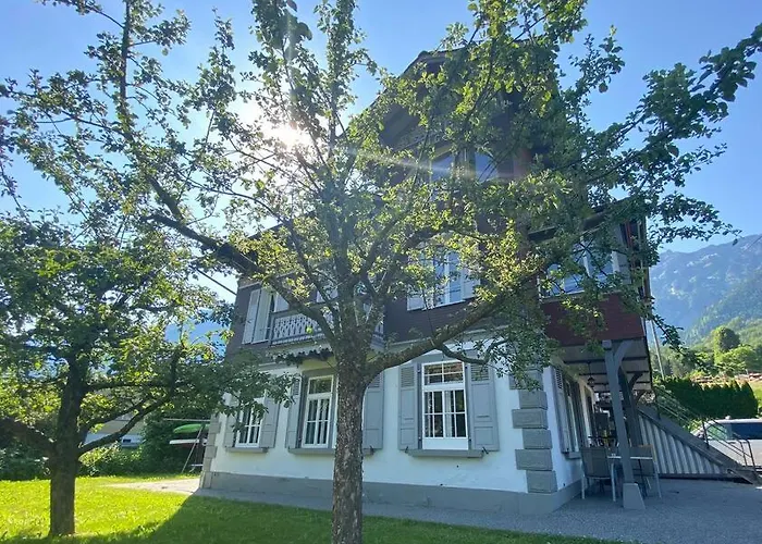 Peaceful Lakeside Chalet With Garden And Parking - Chalet Mignon * Bönigen